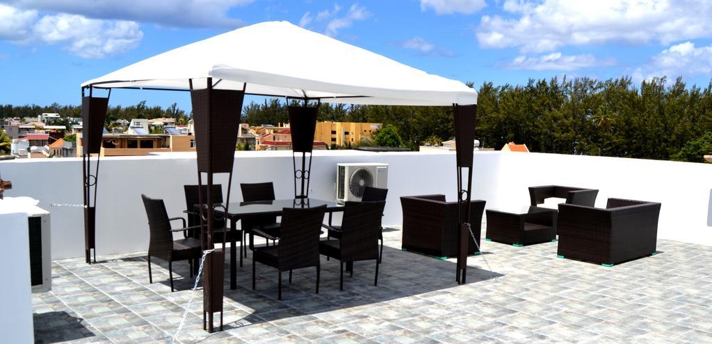 Flic En Flac Beach Penthouse Екстериор снимка