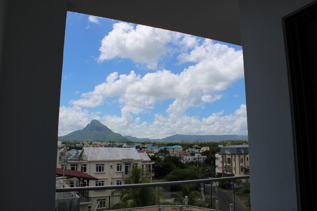 Flic En Flac Beach Penthouse Екстериор снимка