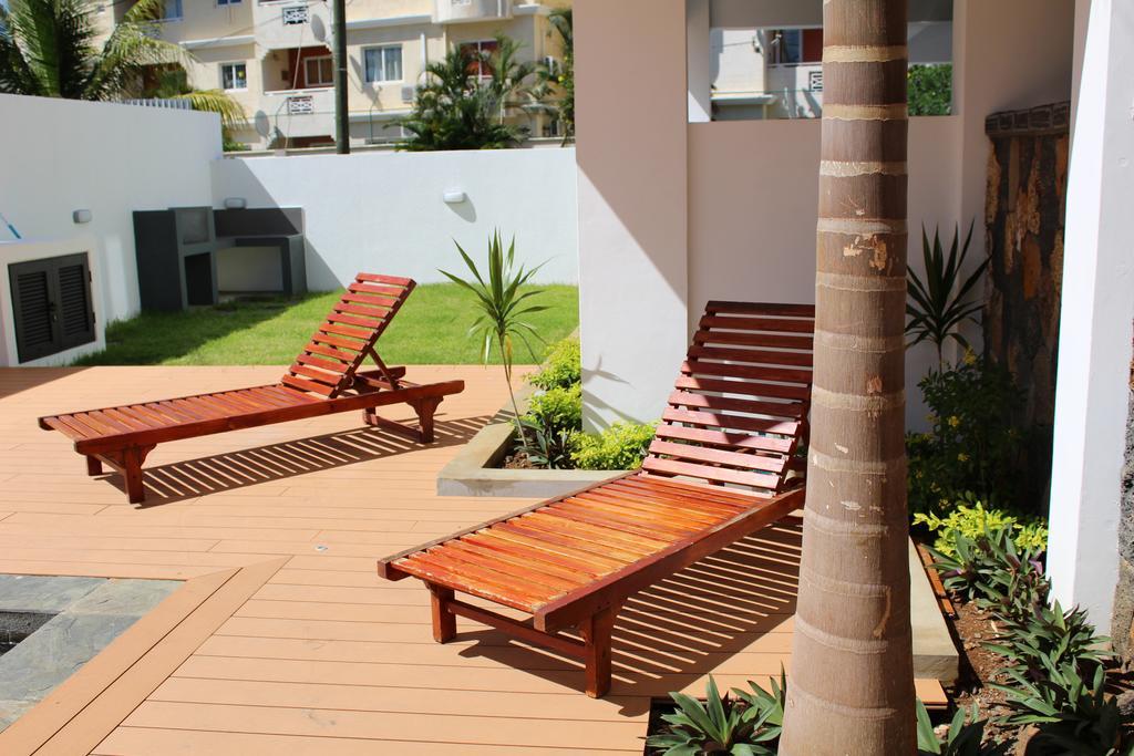 Flic En Flac Beach Penthouse Екстериор снимка